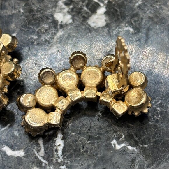 Vintage Weiss Aurora Borealis Blue & Green Rhinestone Cluster Clip-On Earrings - Picture 12 of 14